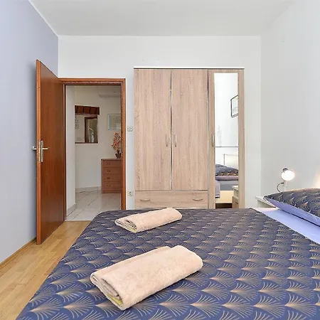 Für 3 Personen Ca 48 Qm In červar-porat, Istrien Istrische Riviera Apartamento *